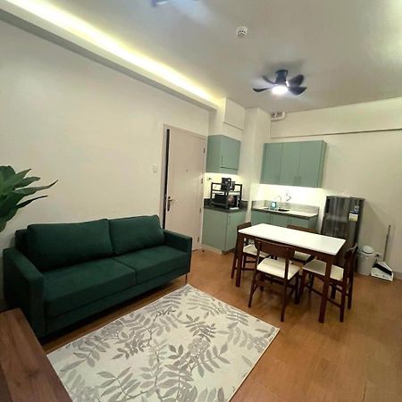Pioneer Woodlands Bed & Breakfast Mandaluyong Exterior photo